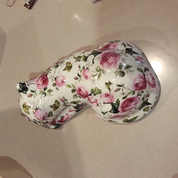 Formalities By Baun Bros Beautiful White Pink Roses Ivy Cat Statue Sleep… - Picture 4 of 12